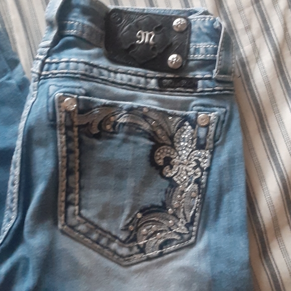 Distressed Miss me jeans size 27 bootcut - Picture 2 of 5